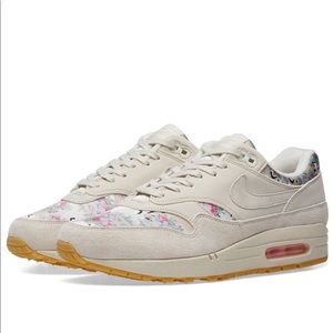 Nike air max 1 floral desert suède. Size 11